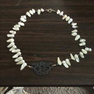 Tooth pearl lock necklace